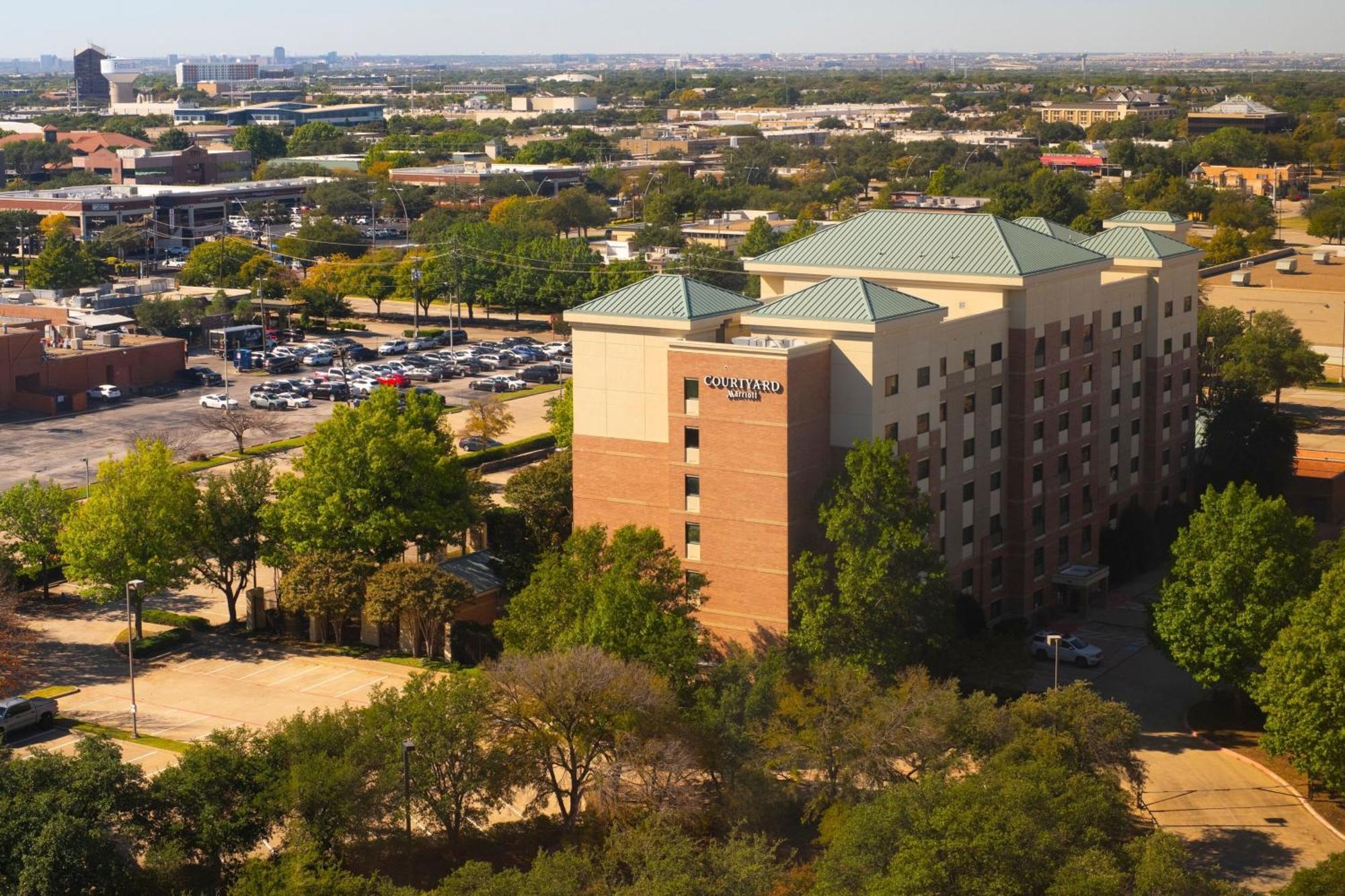 Courtyard Dallas Addison Quorum Drive Hotel Buitenkant foto